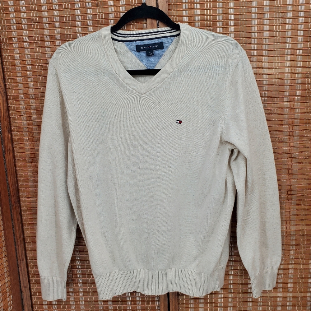 ♡ Tommy Hilfiger Cream V Neck Long Sleeve Sweater Size Medium